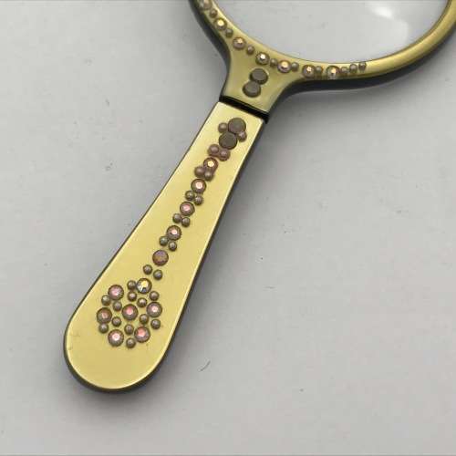 Foldable reading glasses / magnifying glass