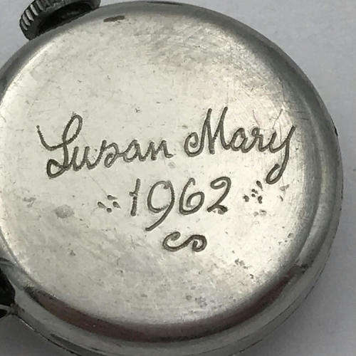 1935 Omega ladies watch - working - strap lug broken - serial 8302817 - engraved backplate - 2cm
