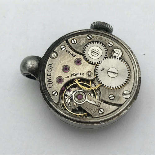 1935 Omega ladies watch - working - strap lug broken - serial 8302817 - engraved backplate - 2cm