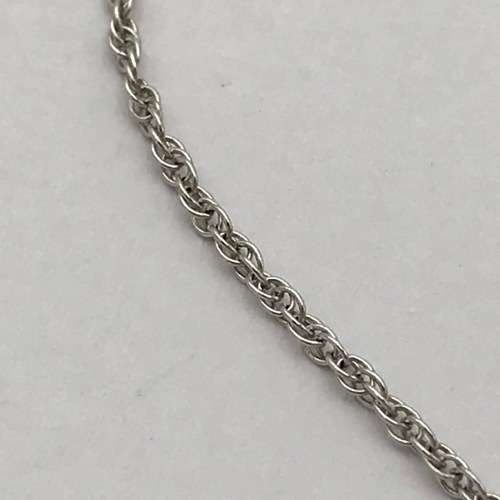 Sterling Silver necklace with heart shaped pendant - weighs 2,9g - 44cm