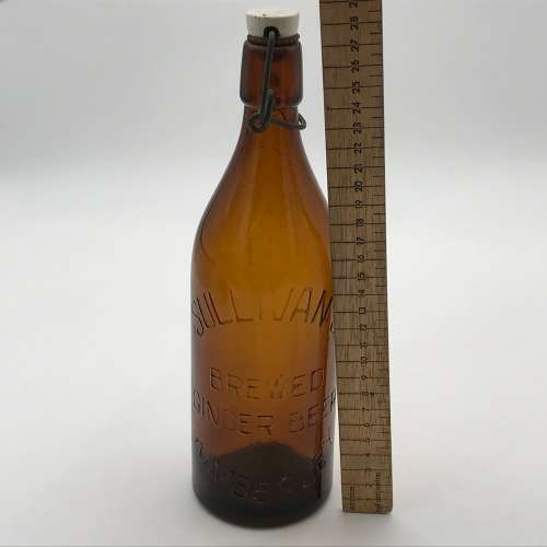 Vintage Sullivans Kimberley Brewed ginger beer glass bottle with lid