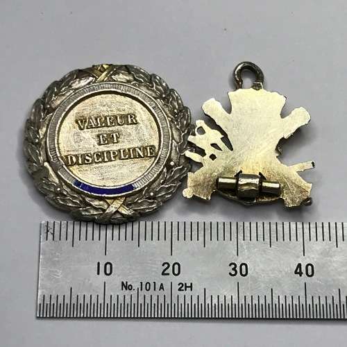 French Military medal for valour in combat or long service - broken