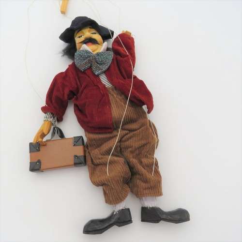 Kurt der Kunstler Marionette in box