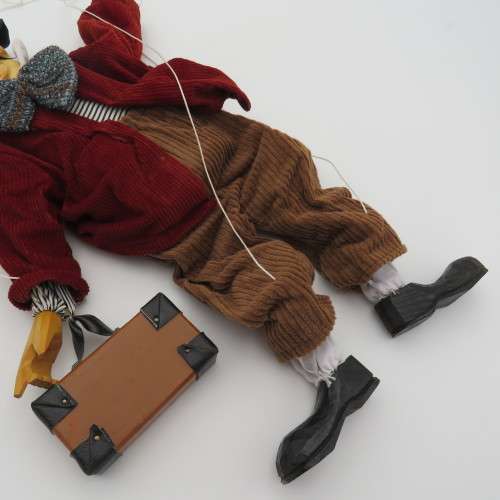 Kurt der Kunstler Marionette in box