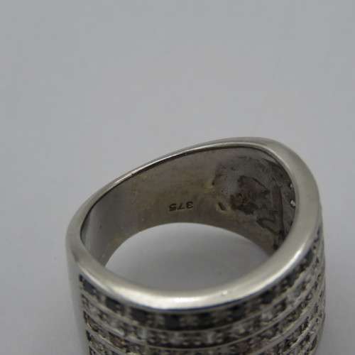 9kt White Gold dress ring with white, champagne and black diamonds - 75 Diamonds