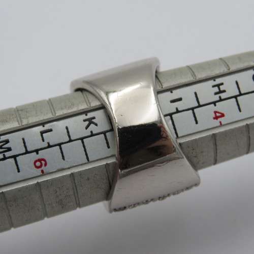 9kt White Gold dress ring with white, champagne and black diamonds - 75 Diamonds