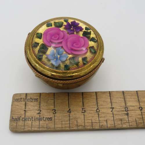 Vintage Kigu flower basket powder compact