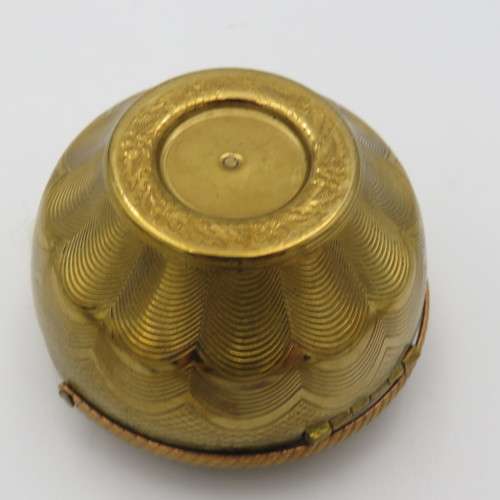 Vintage Kigu flower basket powder compact