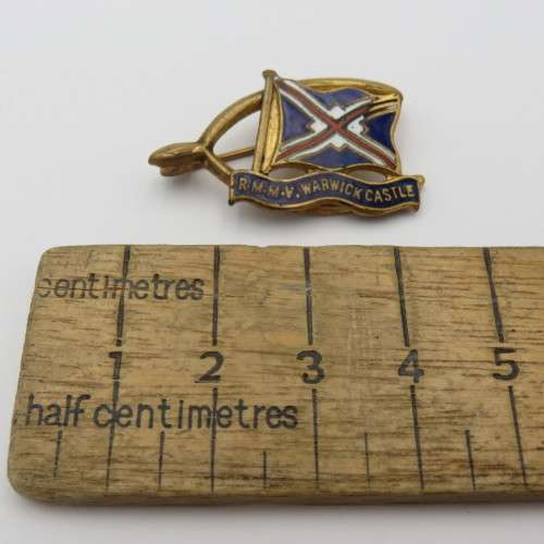 Vintage RMMV Warwick castle good luck pin badge