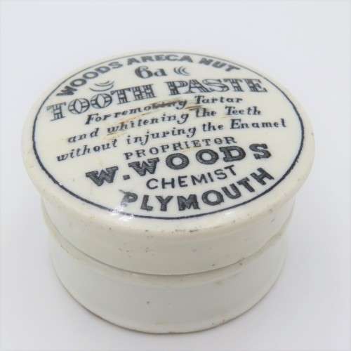Antique woods Areca Nut porcelain tooth paste holder