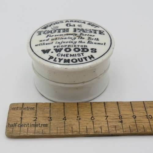 Antique woods Areca Nut porcelain tooth paste holder