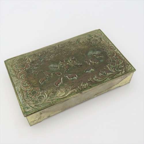Vintage trinket box