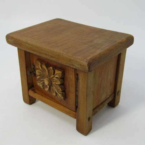 Vintage wooden Dolls House furniture - Bed and Bedside table