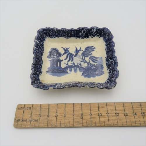 Antique chinese tea caddy wooden box with porcelain tea container and waist bowl