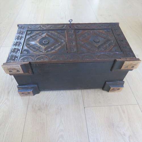 Antique chinese tea caddy wooden box with porcelain tea container and waist bowl