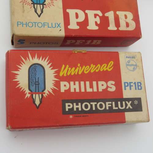 Lot of 4 Philips flash bulbs