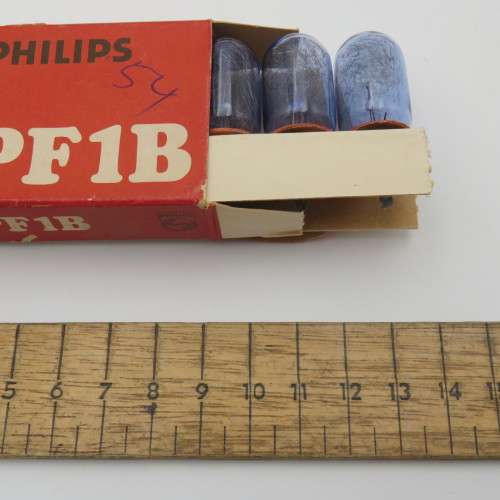 Lot of 4 Philips flash bulbs