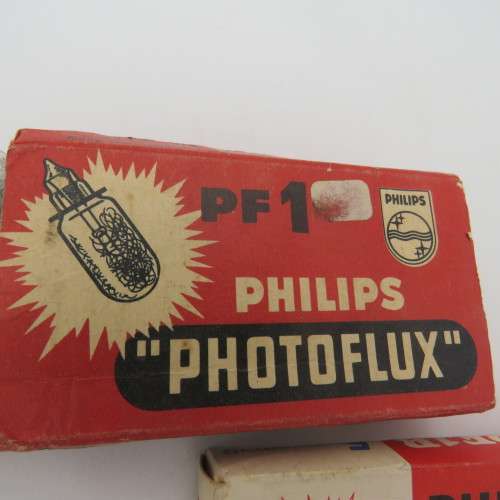 Lot of 4 Philips flash bulbs