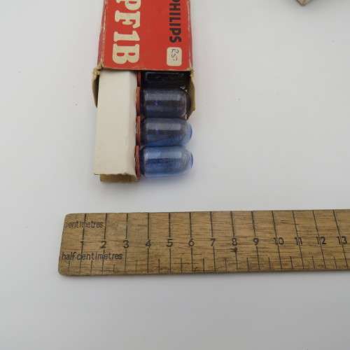 Lot of 4 Philips flash bulbs