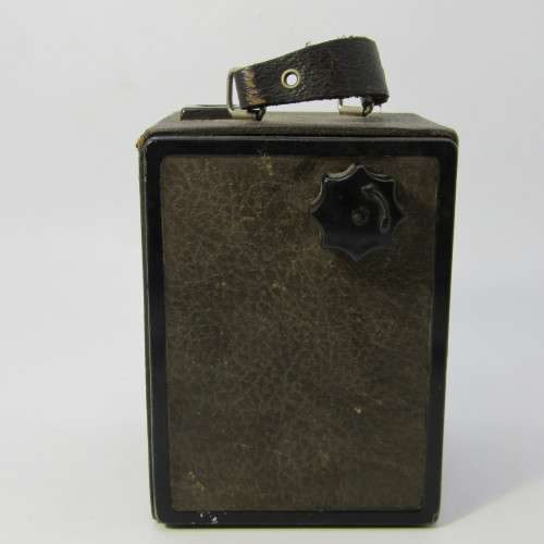 Vintage Kenilworth brownie camera