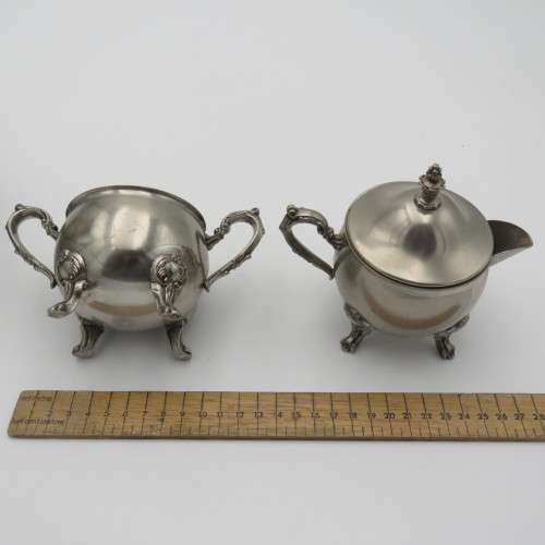 Vintage Silver plated tea set - Teapot, sugar bowl and milk jug