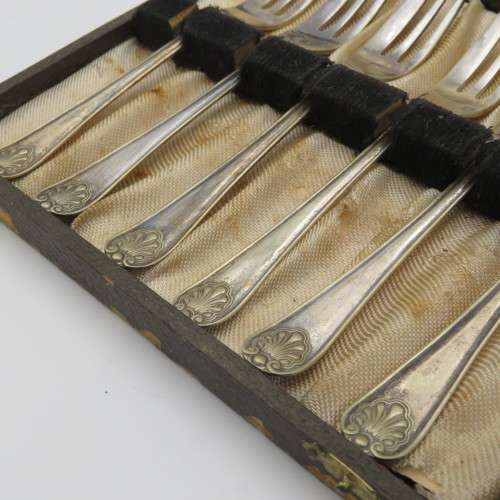 Vintage EPNS cake fork set in box