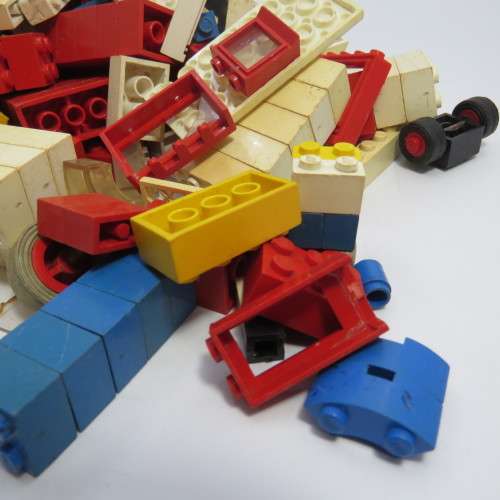Lot of about 300 vintage Lego pieces