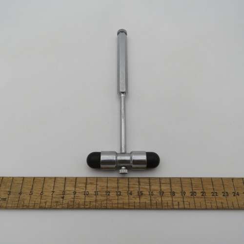 Vintage mechanical reflex hammer