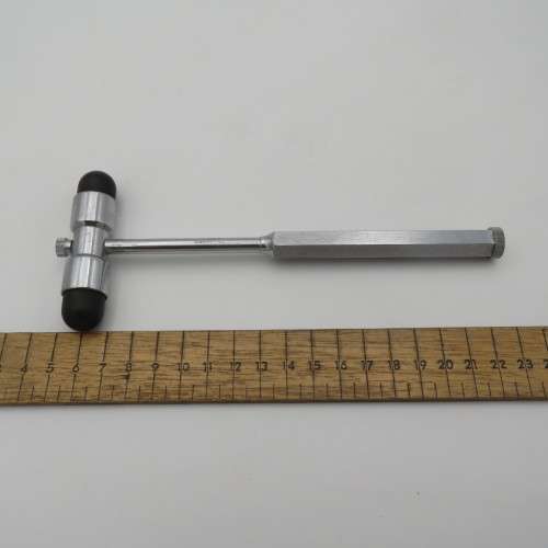 Vintage mechanical reflex hammer