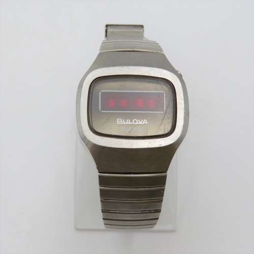 Vintage Bulova Quartz men`s watch - Not working