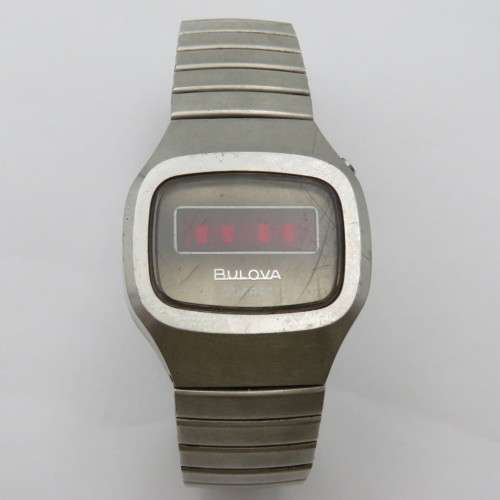 Vintage Bulova Quartz men`s watch - Not working