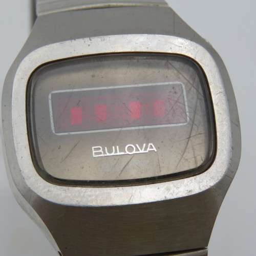 Vintage Bulova Quartz men`s watch - Not working