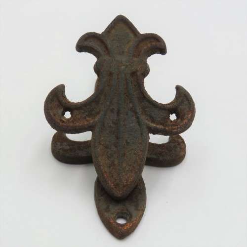 Vintage cast iron Boy scouts Fleur de Lis door knocker
