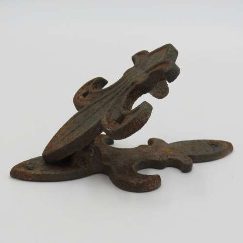 Vintage cast iron Boy scouts Fleur de Lis door knocker