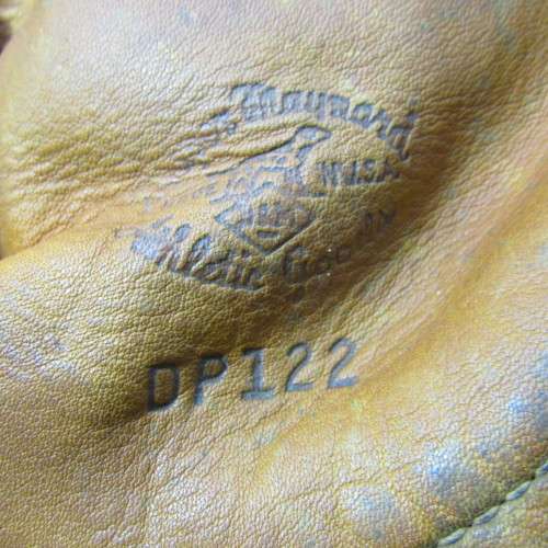 Vintage DandM leather soft ball glove - DP122