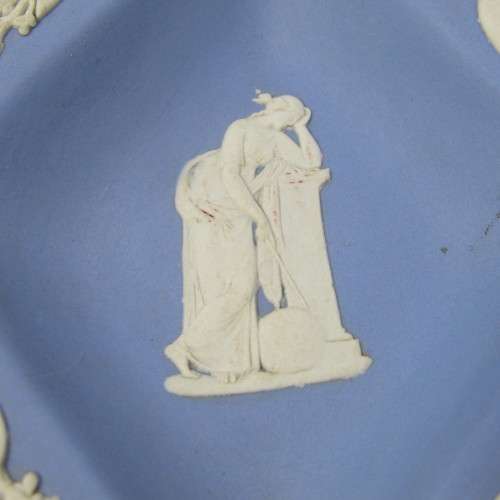 Vintage Wedgwood small trinket bowl