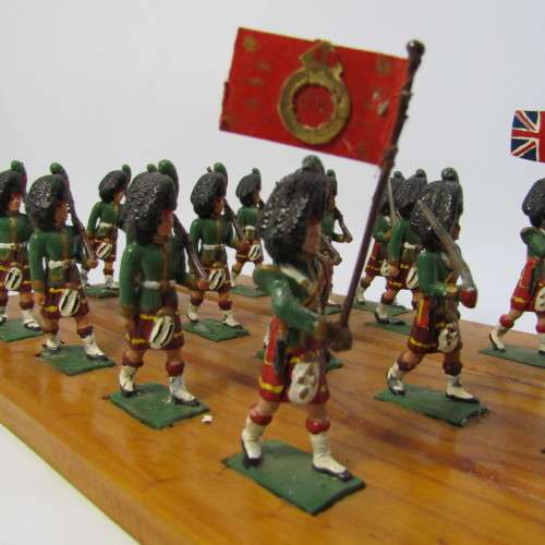 Set of 15 Scottish Highlanders marching lead soldiers