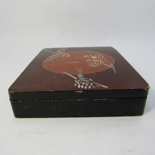 Vintage Japanese jewellery box with mother of pearl inlays