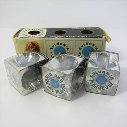 Set of 3 vintage Sylvania flash cubes in box