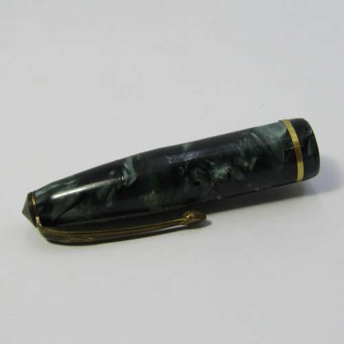 Vintage Conway Stewart fountain pen with 14kt gold nib in box