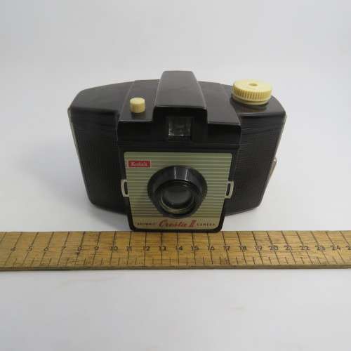 Vintage Kodak Brownie Cresta ll camera