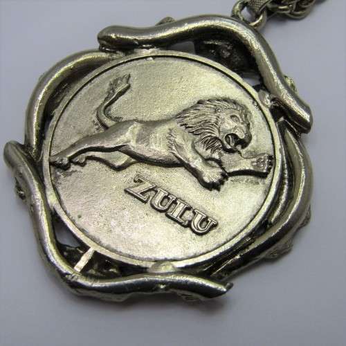 Costume jewellery Phambile Muzulu ZULU pendant and necklace - 39cm