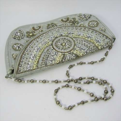 Vintage Ladies purse with beadwork