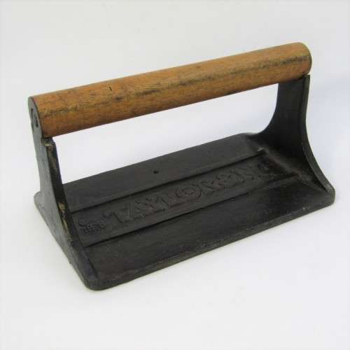 Vintage 1978 Taylor and NG cast iron bacon press