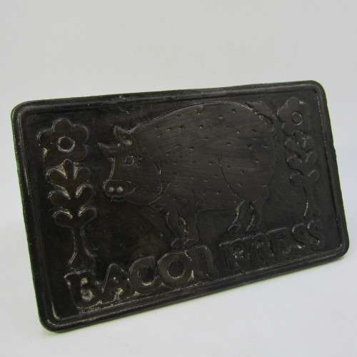 Vintage 1978 Taylor and NG cast iron bacon press