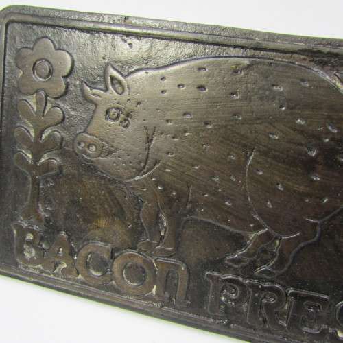 Vintage 1978 Taylor and NG cast iron bacon press