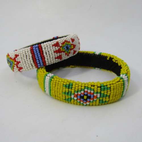 Lot of Zulu beaded jewellery pieces - necklace 42cm