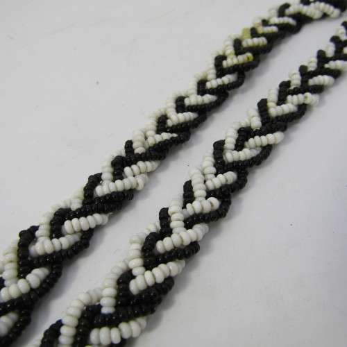 Lot of Zulu beaded jewellery pieces - necklace 42cm