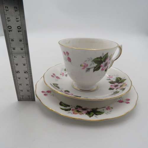 Vintage Queen Anne 8346 trio
