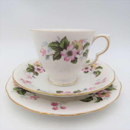 Vintage Queen Anne 8346 trio